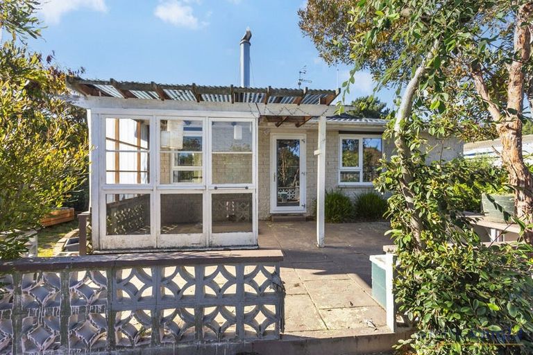 Photo of property in 2/223 Queenspark Drive, Parklands, Christchurch, 8083