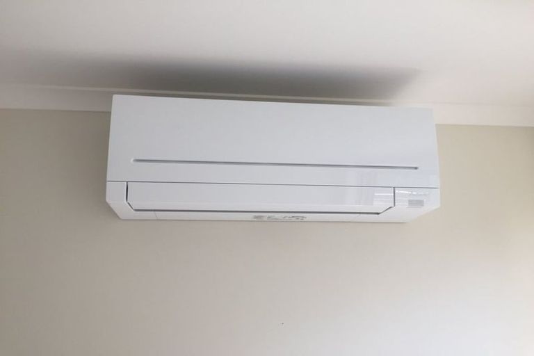 Photo of property in 20 Ridgeview Close, Red Beach, 0932