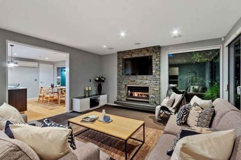 Photo of property in 128a Holly Road, St Albans, Christchurch, 8014