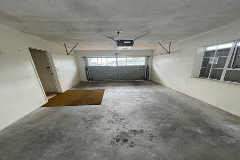 Photo of property in 84 Granville Drive, Massey, Auckland, 0614