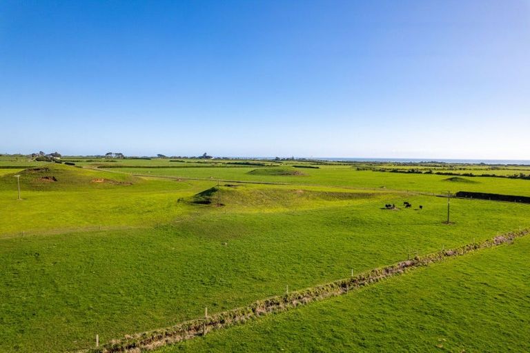 Photo of property in 306 Pungarehu Road, Pungarehu, 4685