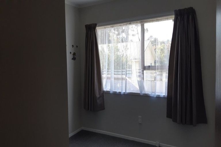 Photo of property in 2/73 Eskdale Road, Birkdale, Auckland, 0626