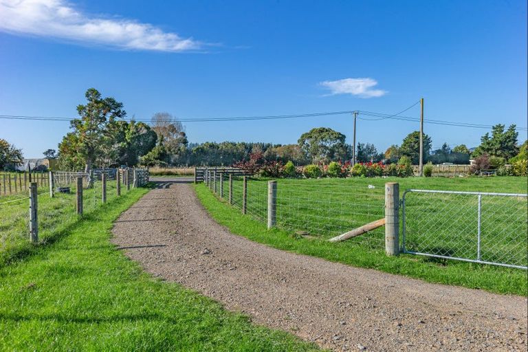 Photo of property in 25 Boulton Road, Levin, 5510