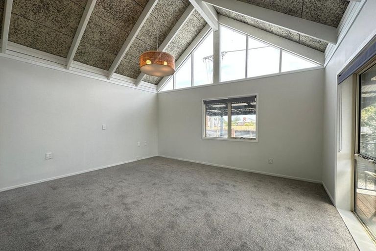Photo of property in 47a Taikata Road, Te Atatu Peninsula, Auckland, 0610