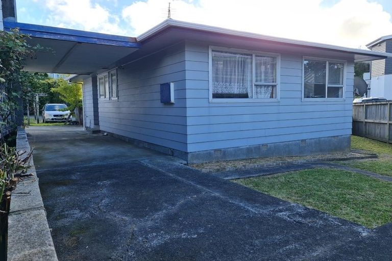 Photo of property in 201d Newlands Road, Newlands, Wellington, 6037