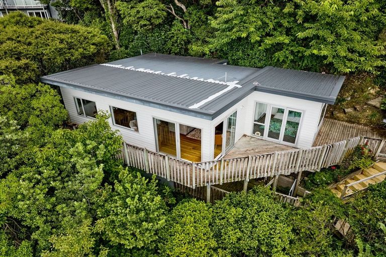 Photo of property in 72 Paremata Road, Paremata, Porirua, 5024