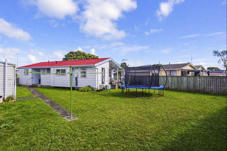 Photo of property in 27 Morgan Crescent, Levin, 5510