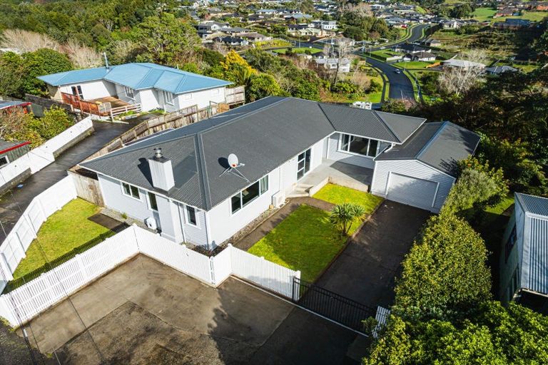 Photo of property in 13e York Crescent, Westown, New Plymouth, 4310