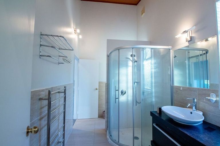 Photo of property in 11 Gray Crescent, Torbay, Auckland, 0630