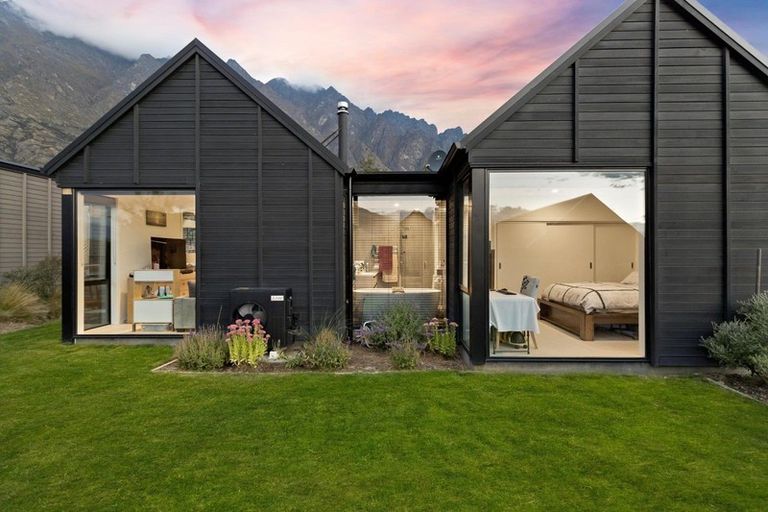 Photo of property in 2 Kotuku Lane, Hobsonville, Auckland, 0616