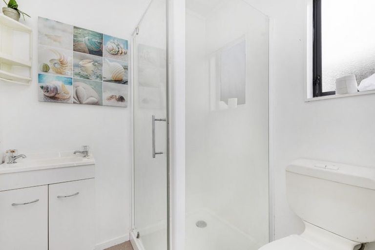 Photo of property in 2/10 Liverpool Street, Papakura, 2110