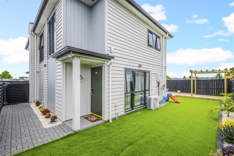 Photo of property in 16 Rosarina Lane, Takanini, 2112