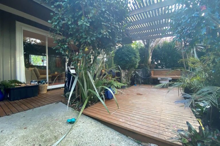 Photo of property in 41 Karaka Street, Helensville, 0800