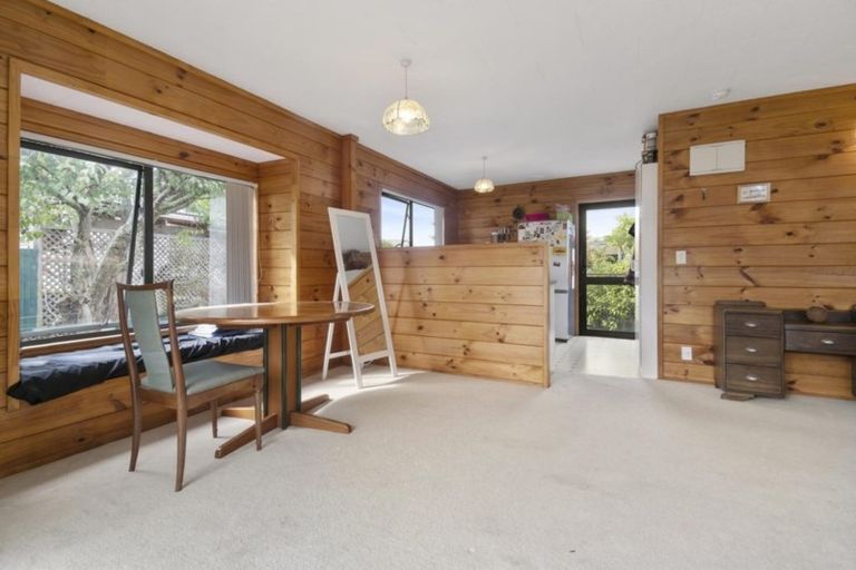 Photo of property in 2/103 Glendale Road, Glen Eden, Auckland, 0602
