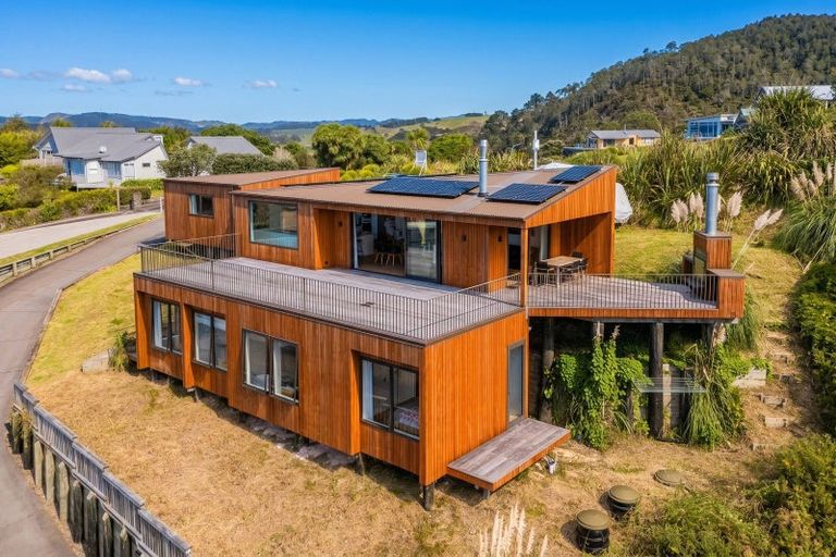 Photo of property in 92 Grange Road, Hahei, Whitianga, 3591