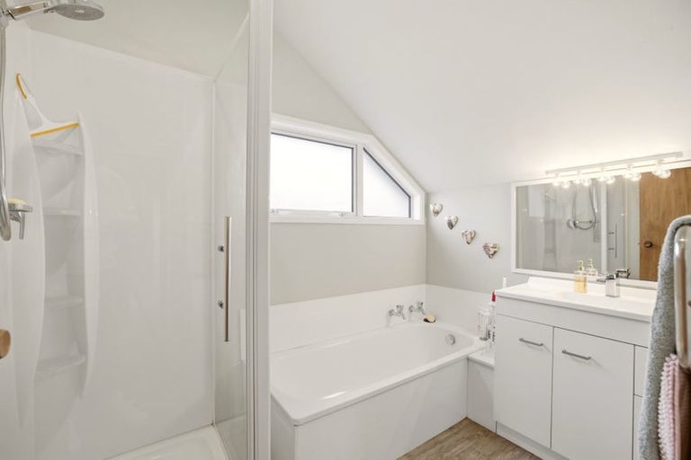 Photo of property in 2/122 Harewood Road, Papanui, Christchurch, 8053