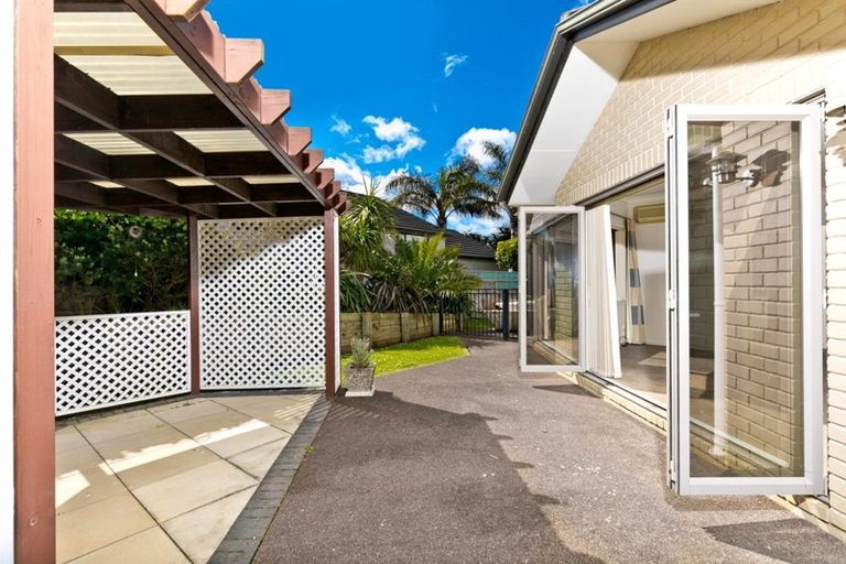 Photo of property in 58 Grand Drive, Orewa, 0931