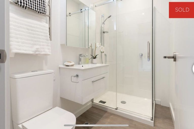 Photo of property in 121d The Parade, Island Bay, Wellington, 6023