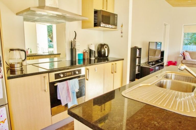 Photo of property in 9 Mackwood Place, Birkdale, Auckland, 0626