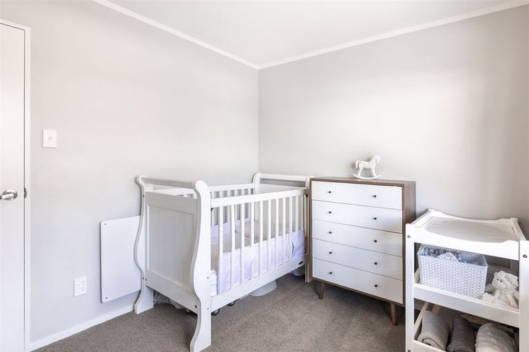 Photo of property in 6a Perrin Place, Kelvin Grove, Palmerston North, 4414