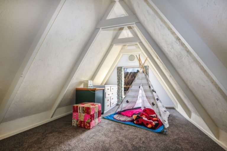 Photo of property in 20 Solander Place, Whitby, Porirua, 5024