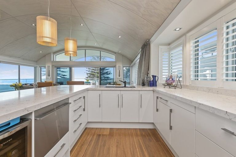 Photo of property in 198 Marine Parade, Mount Maunganui, 3116