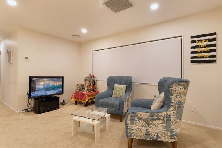 Photo of property in 1 Toanui Road, Hobsonville, Auckland, 0616