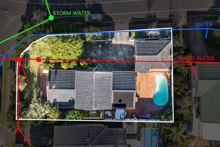 Photo of property in 2 King Richard Place, Browns Bay, Auckland, 0630