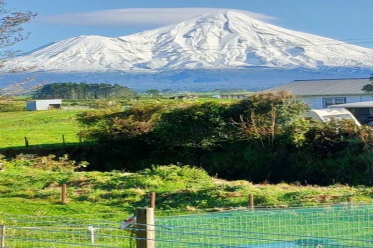 Photo of property in 403 Opunake Road, Cardiff, Stratford, 4391