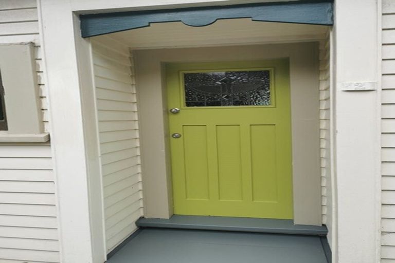 Photo of property in 2 Fernhill Terrace, Wadestown, Wellington, 6012