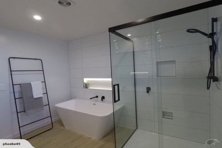 Photo of property in 15 Mount Creighton Crescent, Wanaka, 9305