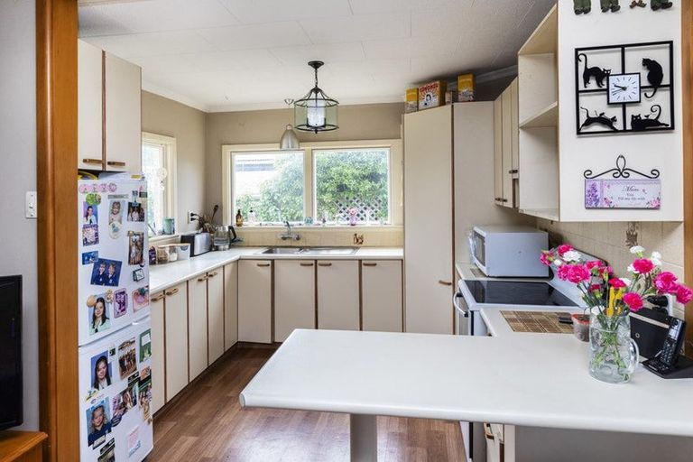 Photo of property in 242 Centaurus Road, Saint Martins, Christchurch, 8022