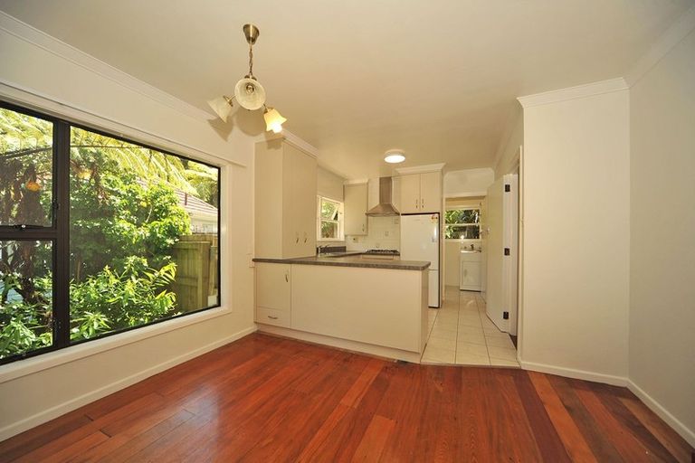 Photo of property in 20 Lyndhurst Road, Tawa, Wellington, 5028