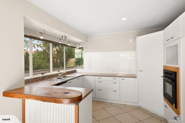 Photo of property in 1/5 Pelican Lane, Unsworth Heights, Auckland, 0632