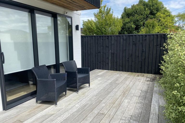 Photo of property in 70b Neil Avenue, Te Atatu Peninsula, Auckland, 0610