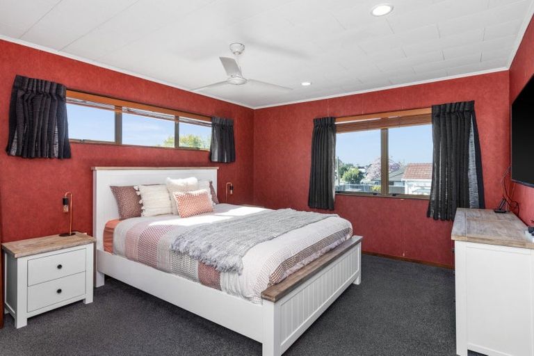 Photo of property in 24 Harpham Street, Taradale, Napier, 4112