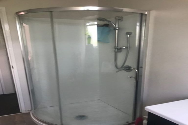 Photo of property in 2/4 Silver Creek Road, Weymouth, Auckland, 2103