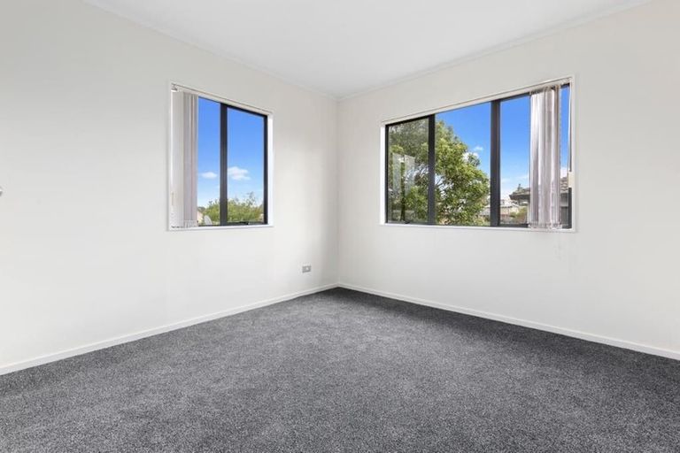 Photo of property in 1/12 Fairview Road, Papatoetoe, Auckland, 2025