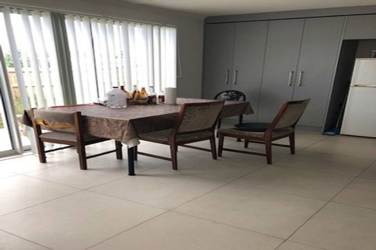 Photo of property in 35 Soaring Bird Drive, Takanini, 2112