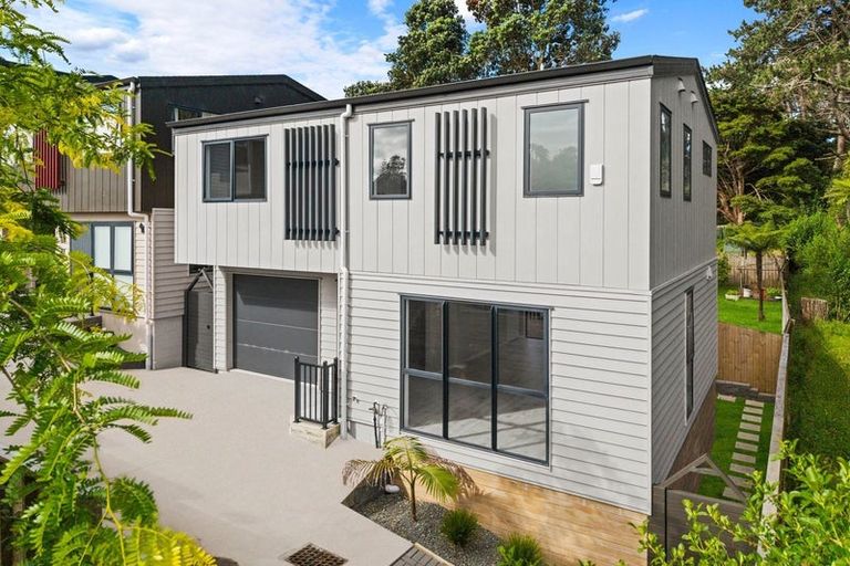 Photo of property in 25d Lavery Place, Sunnynook, Auckland, 0632