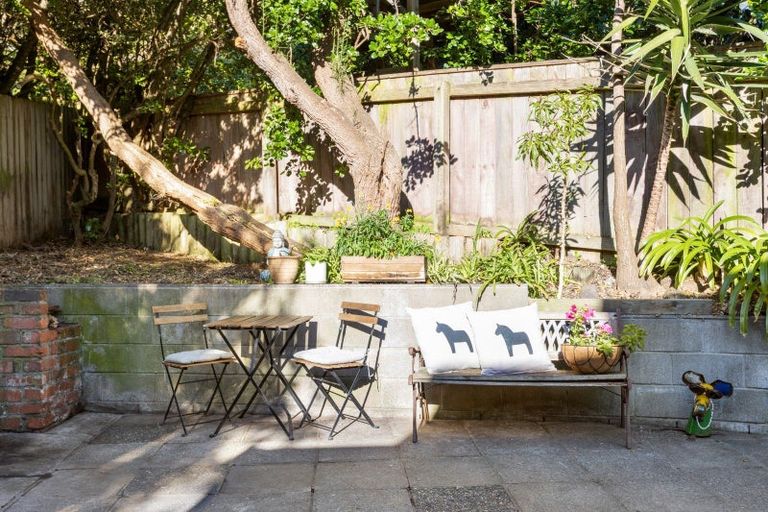 Photo of property in 2b Happy Valley Road, Owhiro Bay, Wellington, 6023