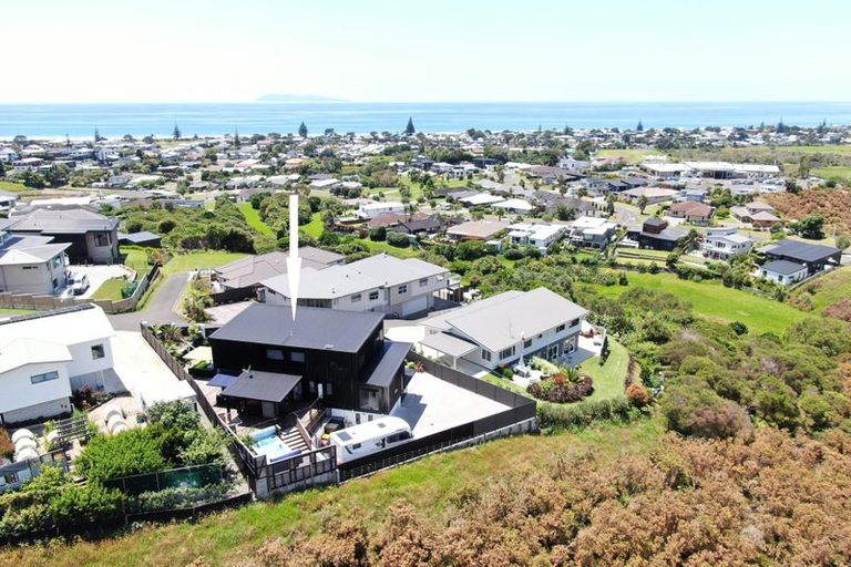 Photo of property in 35 Tohora View, Waihi Beach, 3611
