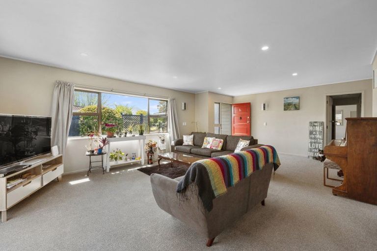 Photo of property in 7 Kathleen Place, Rainbow Point, Taupo, 3330