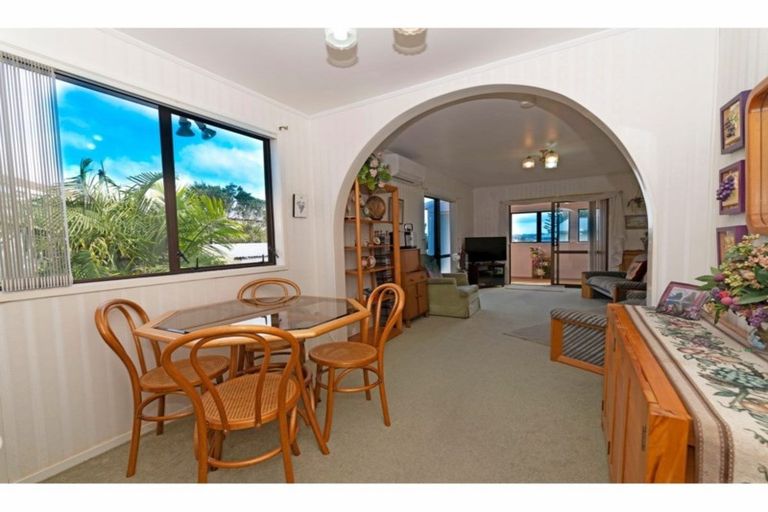 Photo of property in 53 Lavelle Road, Henderson, Auckland, 0612