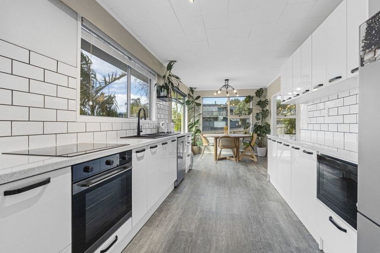 Photo of property in 3 Erica Place, Bell Block, New Plymouth, 4312
