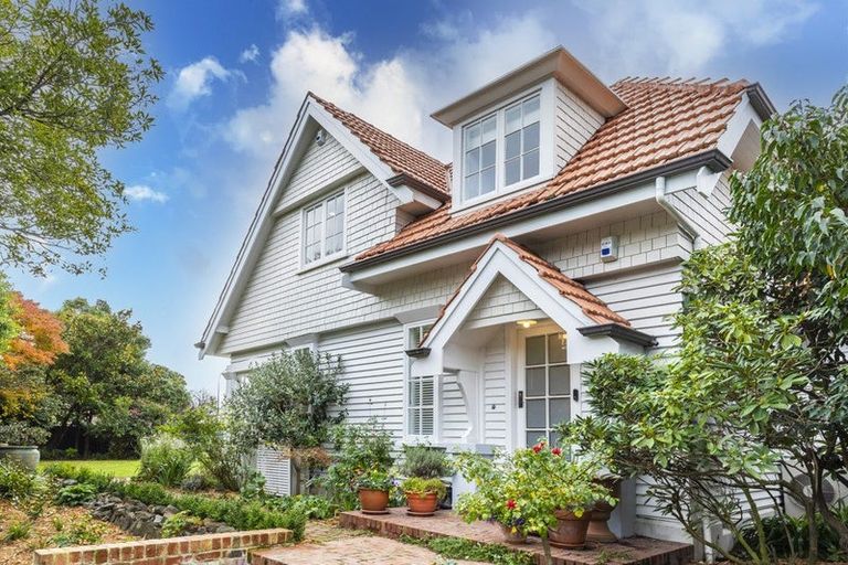 Photo of property in 2 Royds Street, Fendalton, Christchurch, 8014