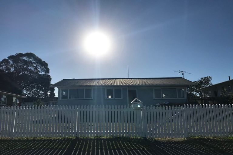 Photo of property in 12 Mascot Avenue, Mangere, Auckland, 2022