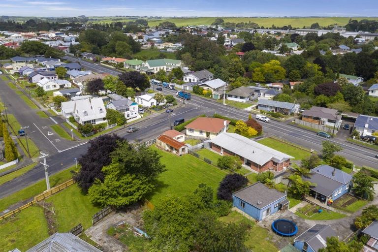 Photo of property in 16 Moir Street, Eltham, 4322