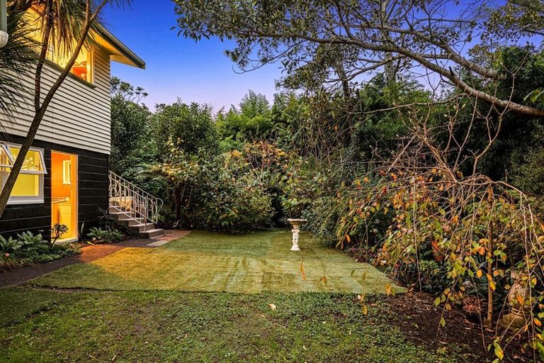 Photo of property in 424 Don Buck Road, Massey, Auckland, 0614