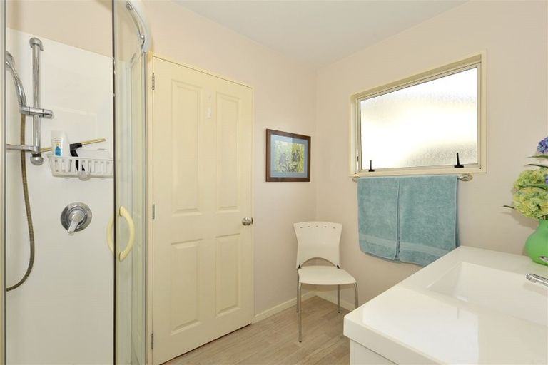 Photo of property in 134 Yaldhurst Road, Sockburn, Christchurch, 8042